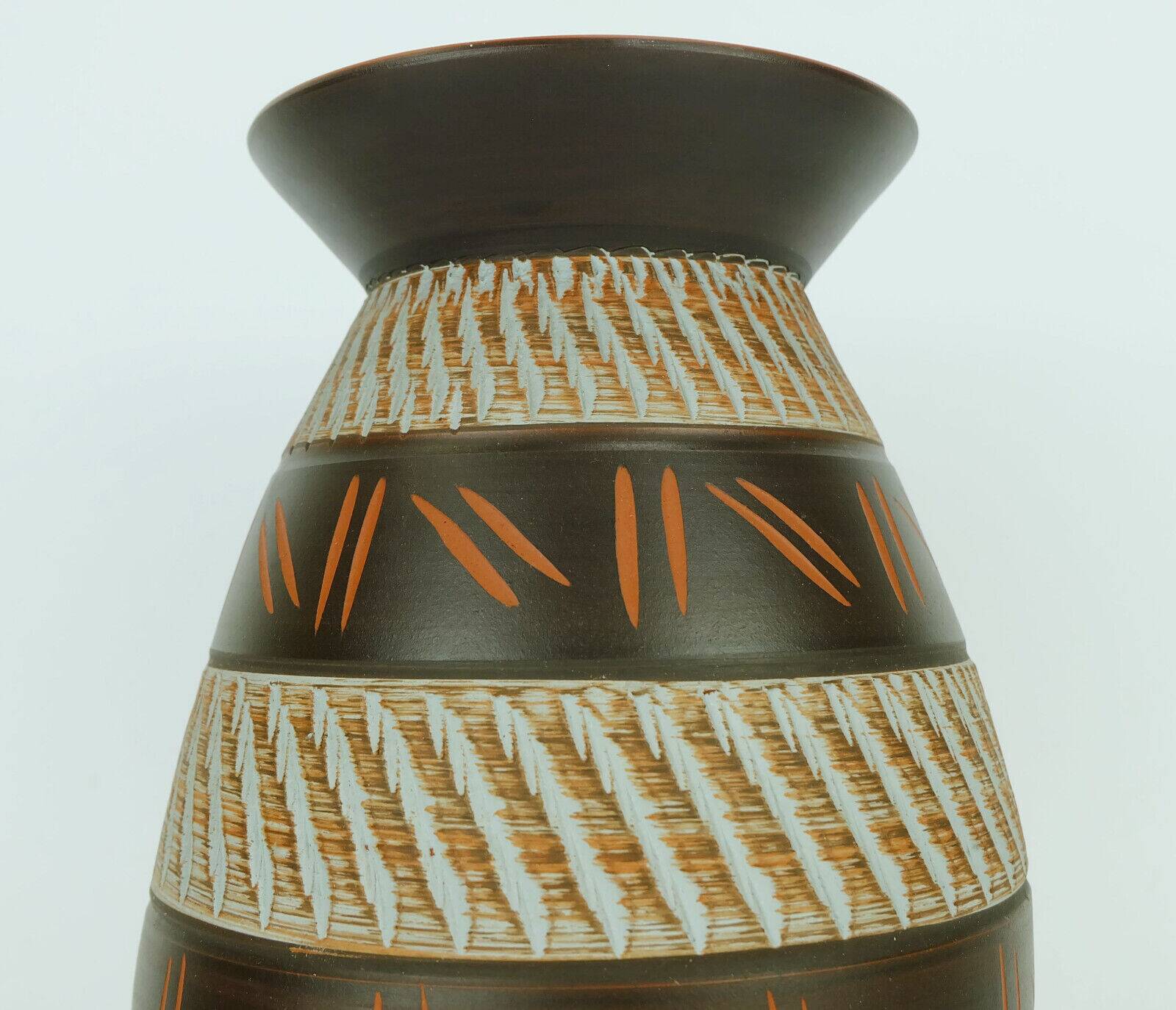 1950's akru keramik mid century VASE sgraffito decor model 10 30