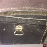Old car trunk Malleauto