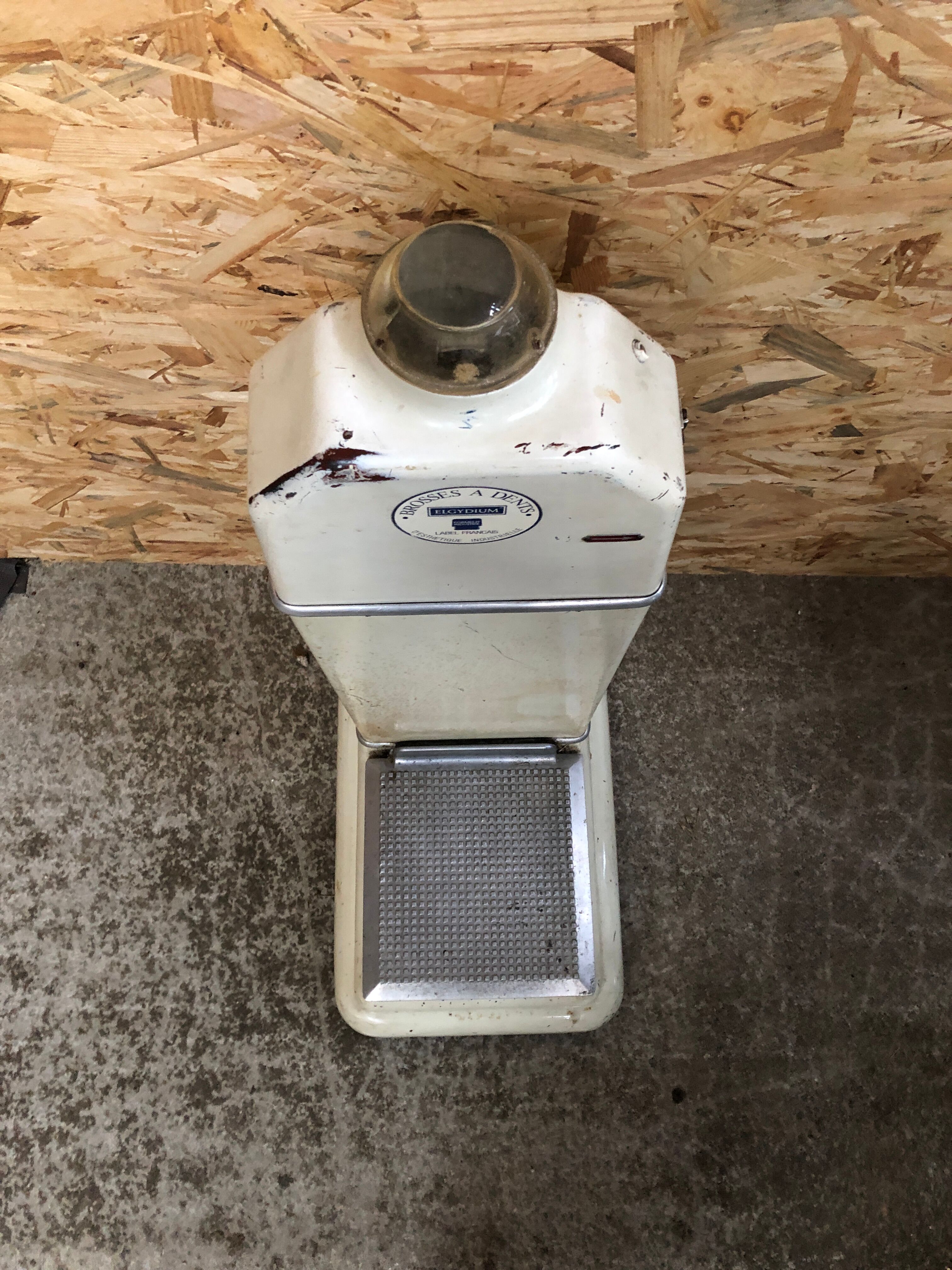 Old pharmacy scale TESTUT metal white + tray gray vintage