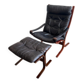 Vintage "Siesta" armchair by Ingmar Relling for Westnofa with footrest.