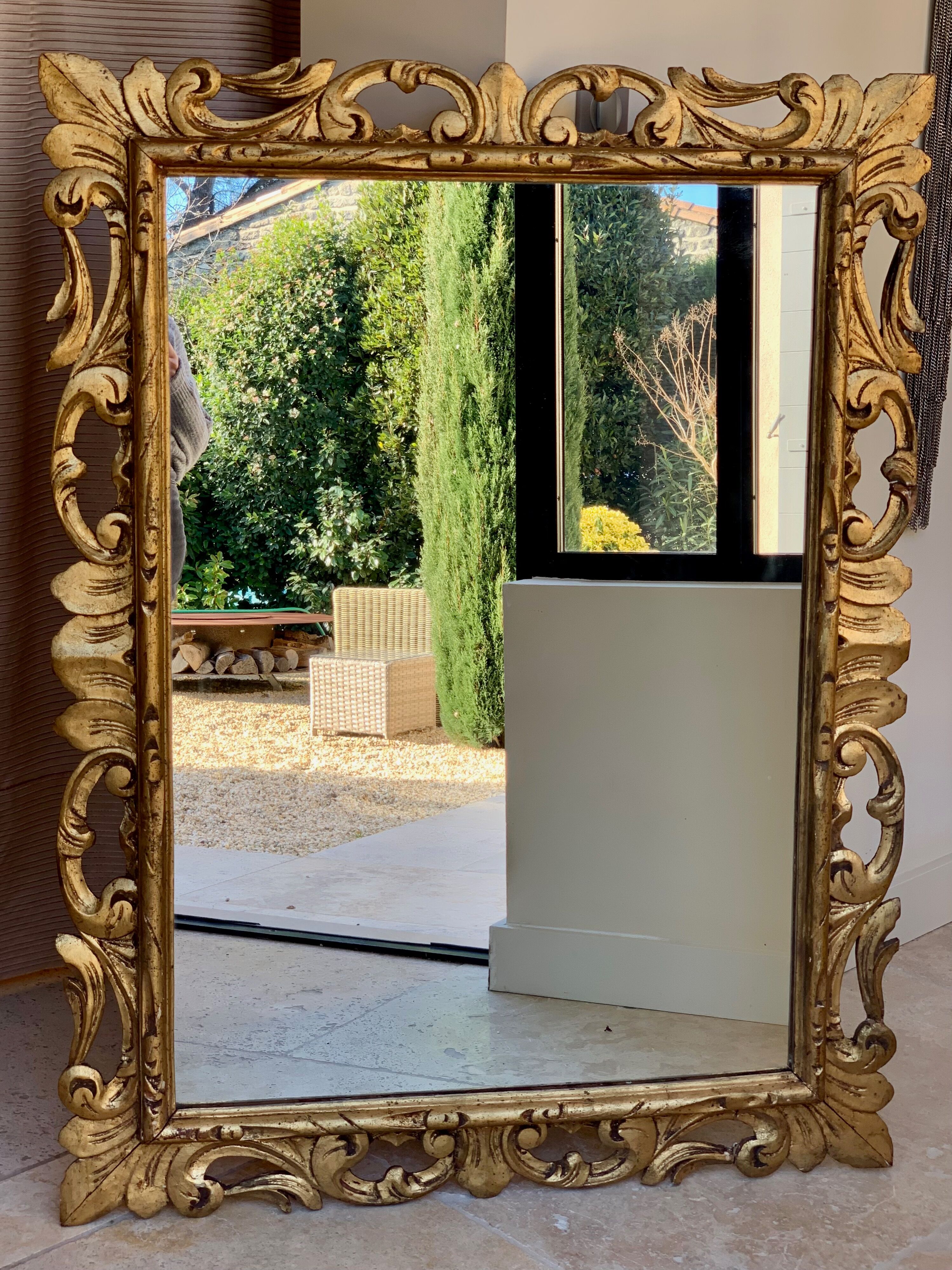 LARGE MIRROR in gilded wood in Baroque style