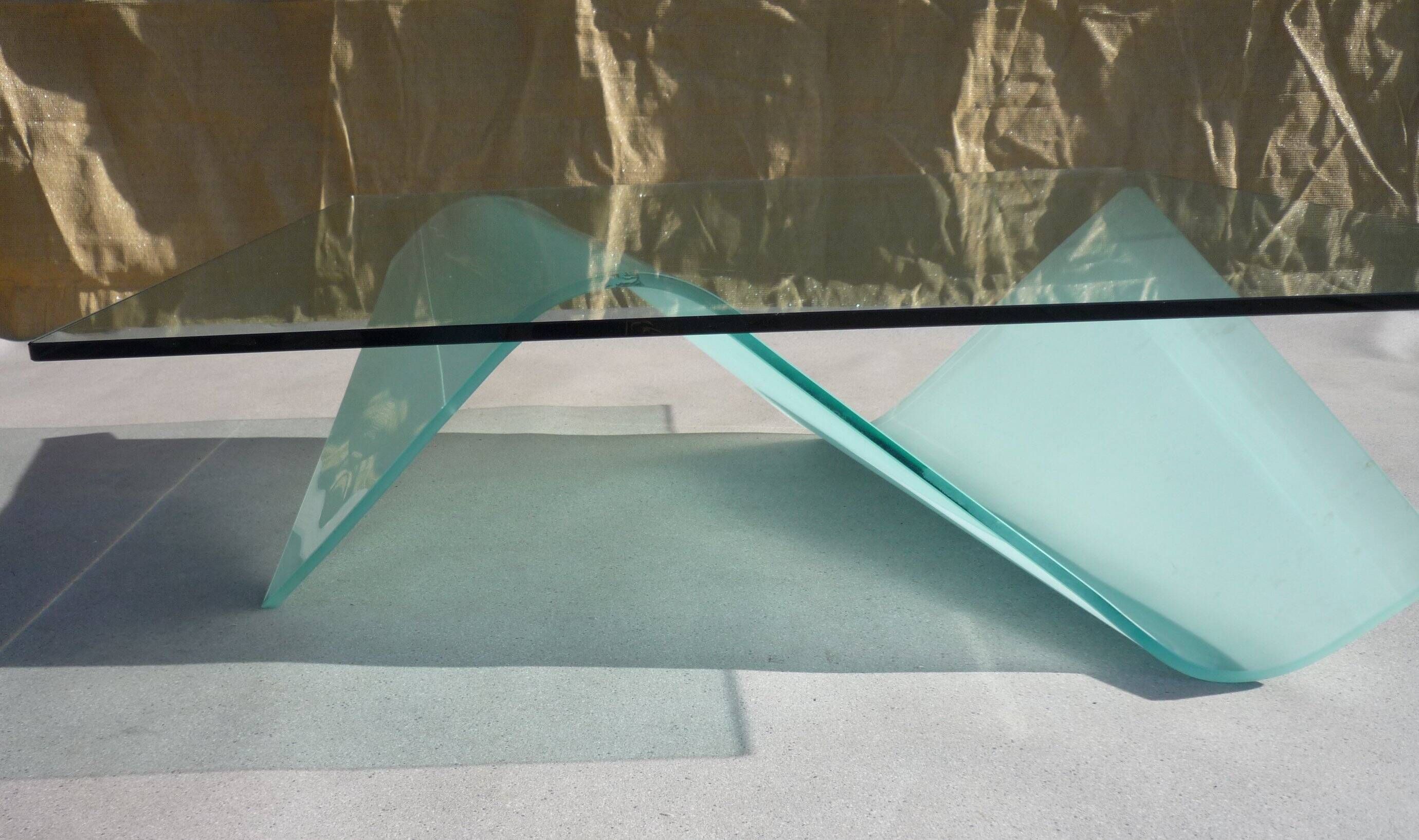 Table "sail" in curved glass by Dietmar Joester