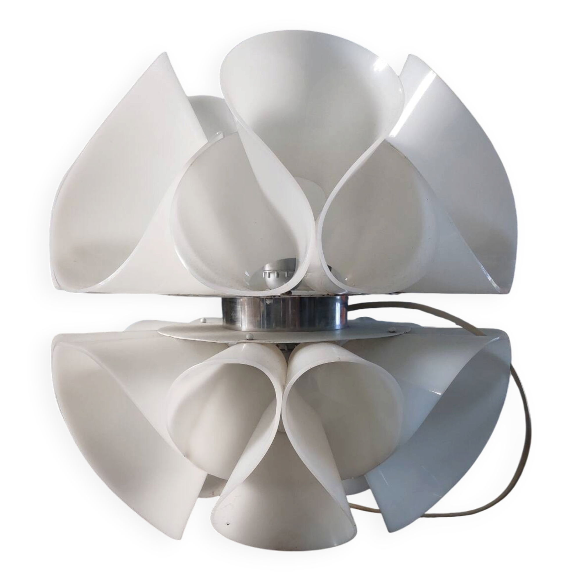 Lampe plexiglas moulé et cintré