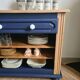 Buffet ouvert bleu de Sèvres et bois