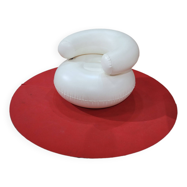 Fauteuil de la collection aérospace crée par le disigner Quasar Khanh