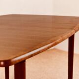 Scandinavian dining table with double extension