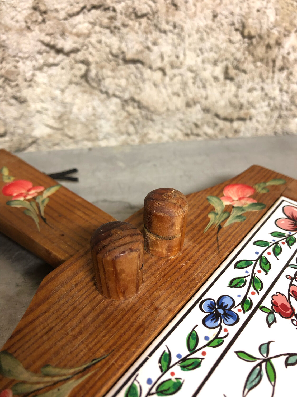 Hand-painted tiled cutting board