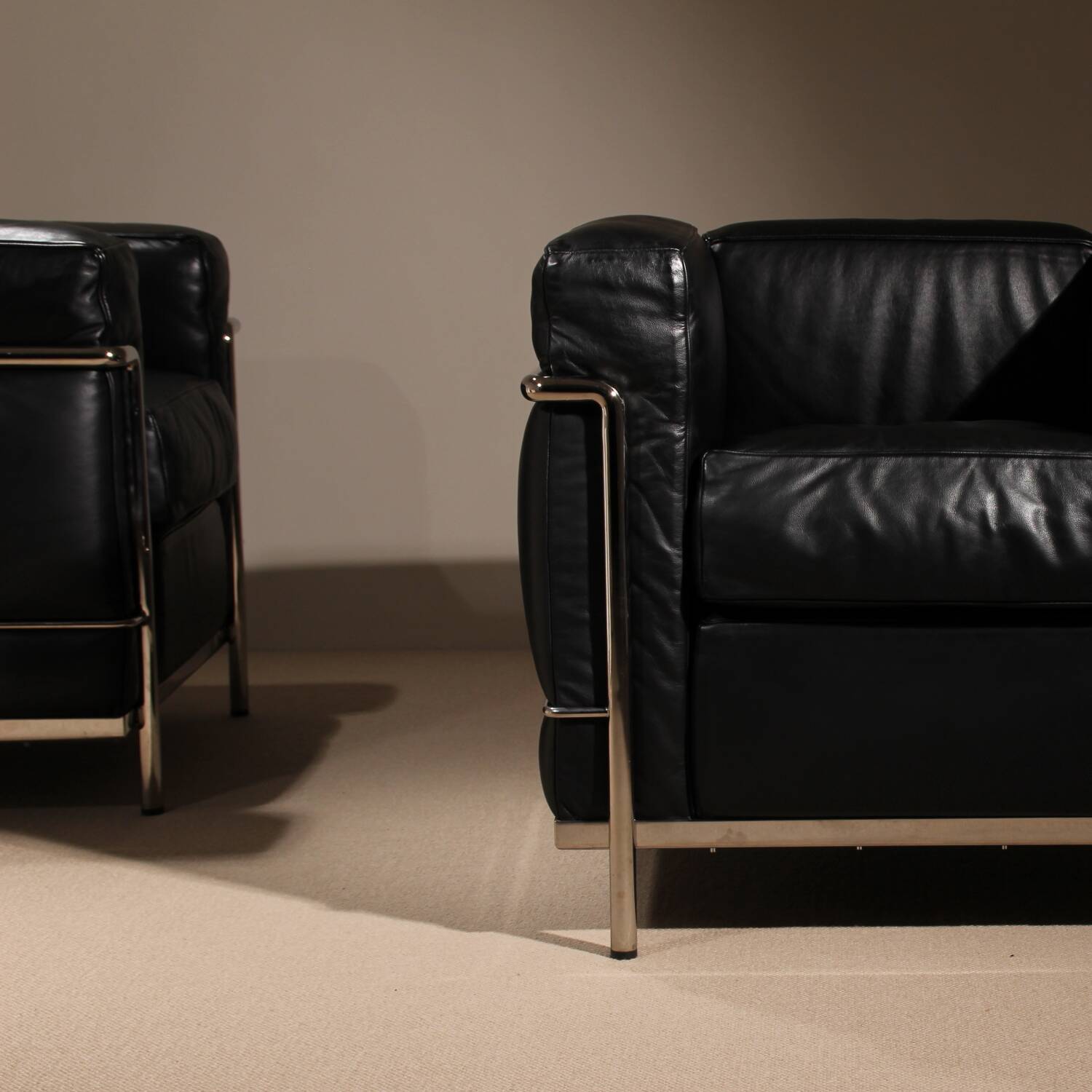 Two ‚LC2‘ Armchairs by Le Corbusier, P. Jeanneret, C. Perriand for Cassina