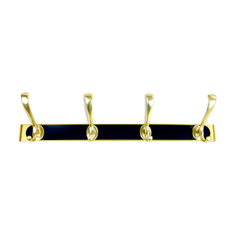 Coatrack, 60