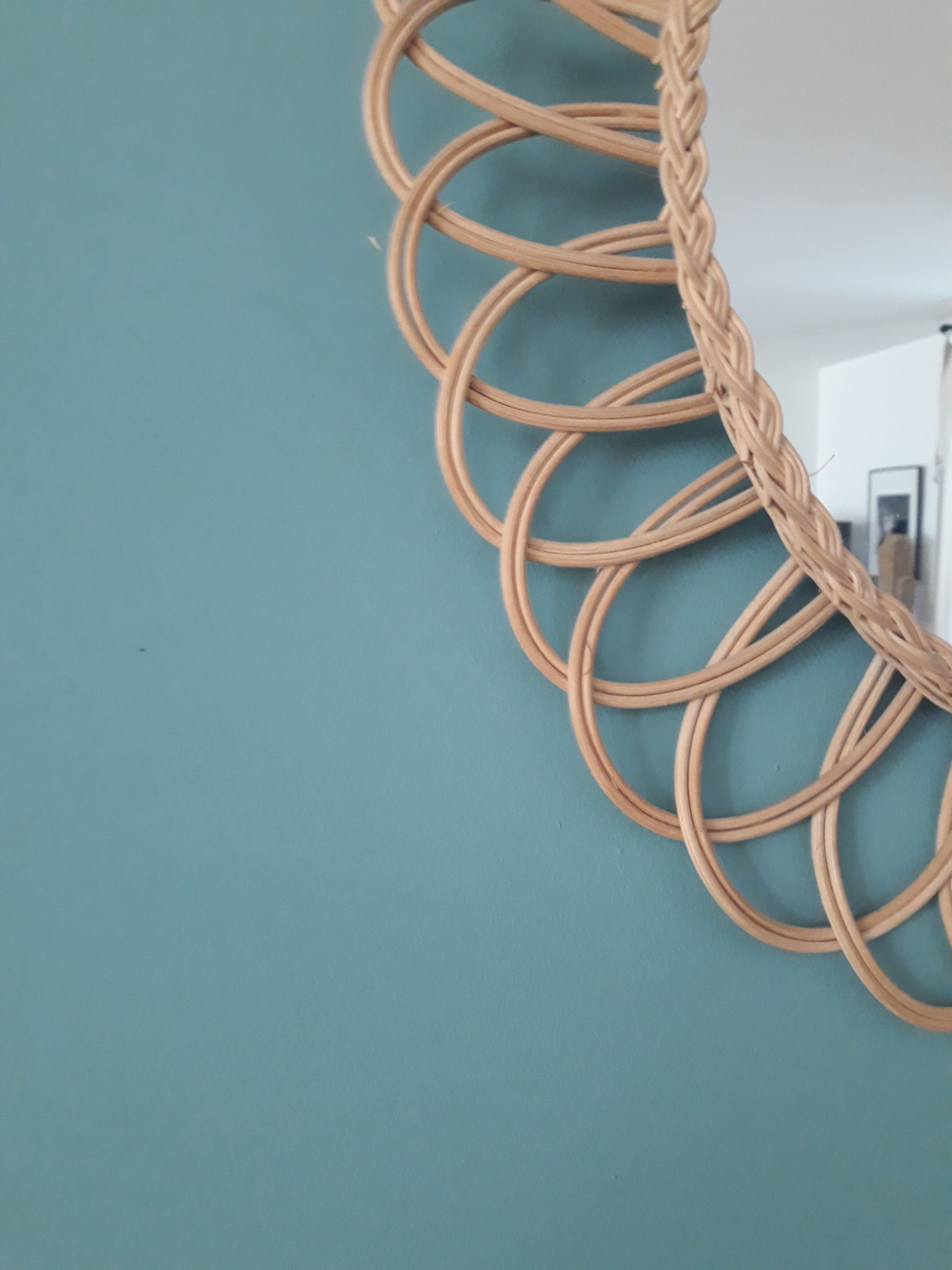 Vintage rattan mirror 46x46cm