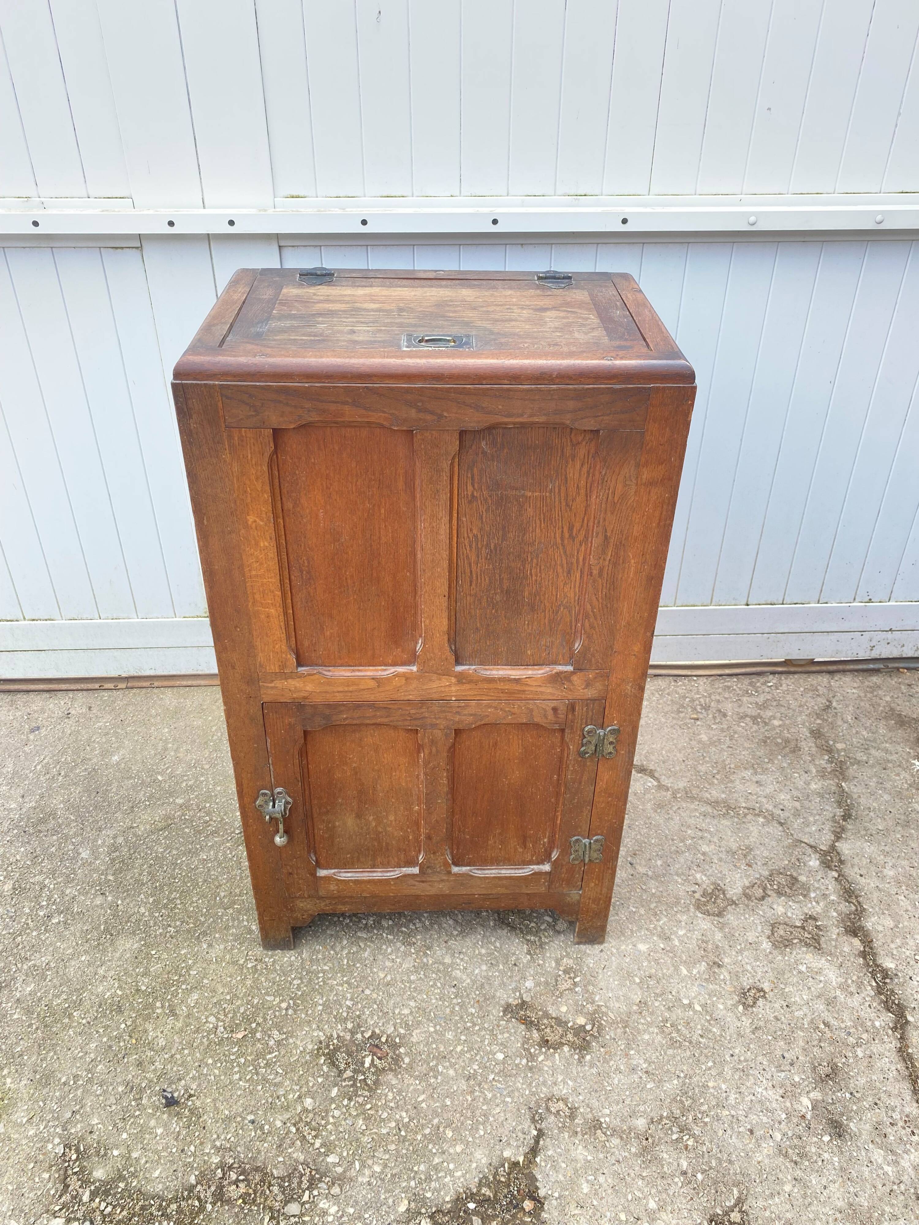 Vintage 1930s oak bar/icebox refrigerator