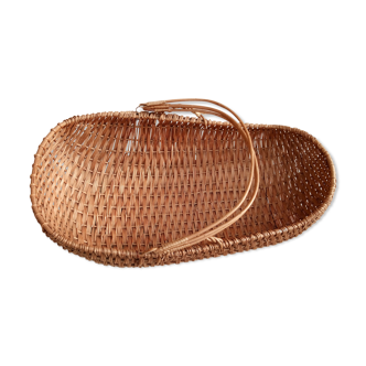 Vintage rattan couffin