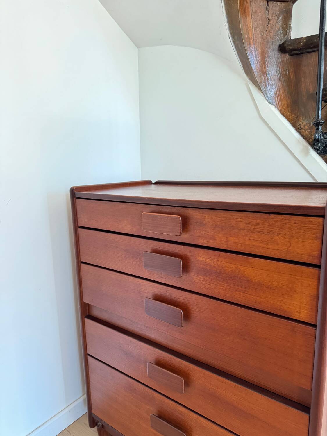 Commode haute 5 tiroirs en teck années 60