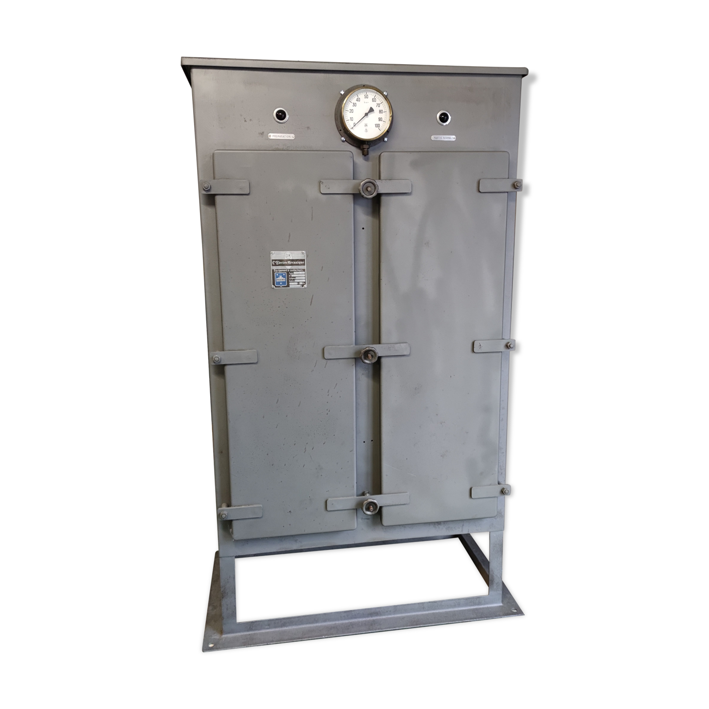 Armoire métallique électrique
