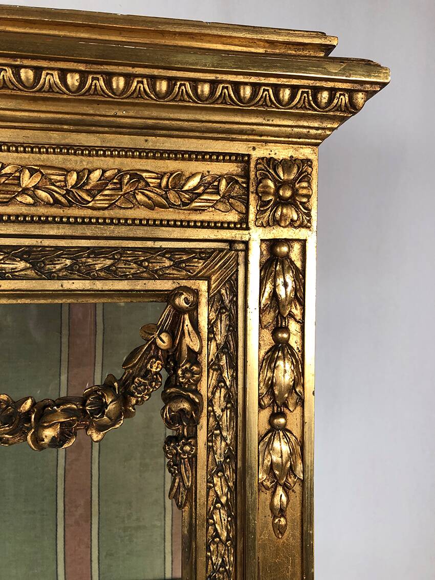 Louis XVI style showcase in wood and gilded stucco, circa 1900