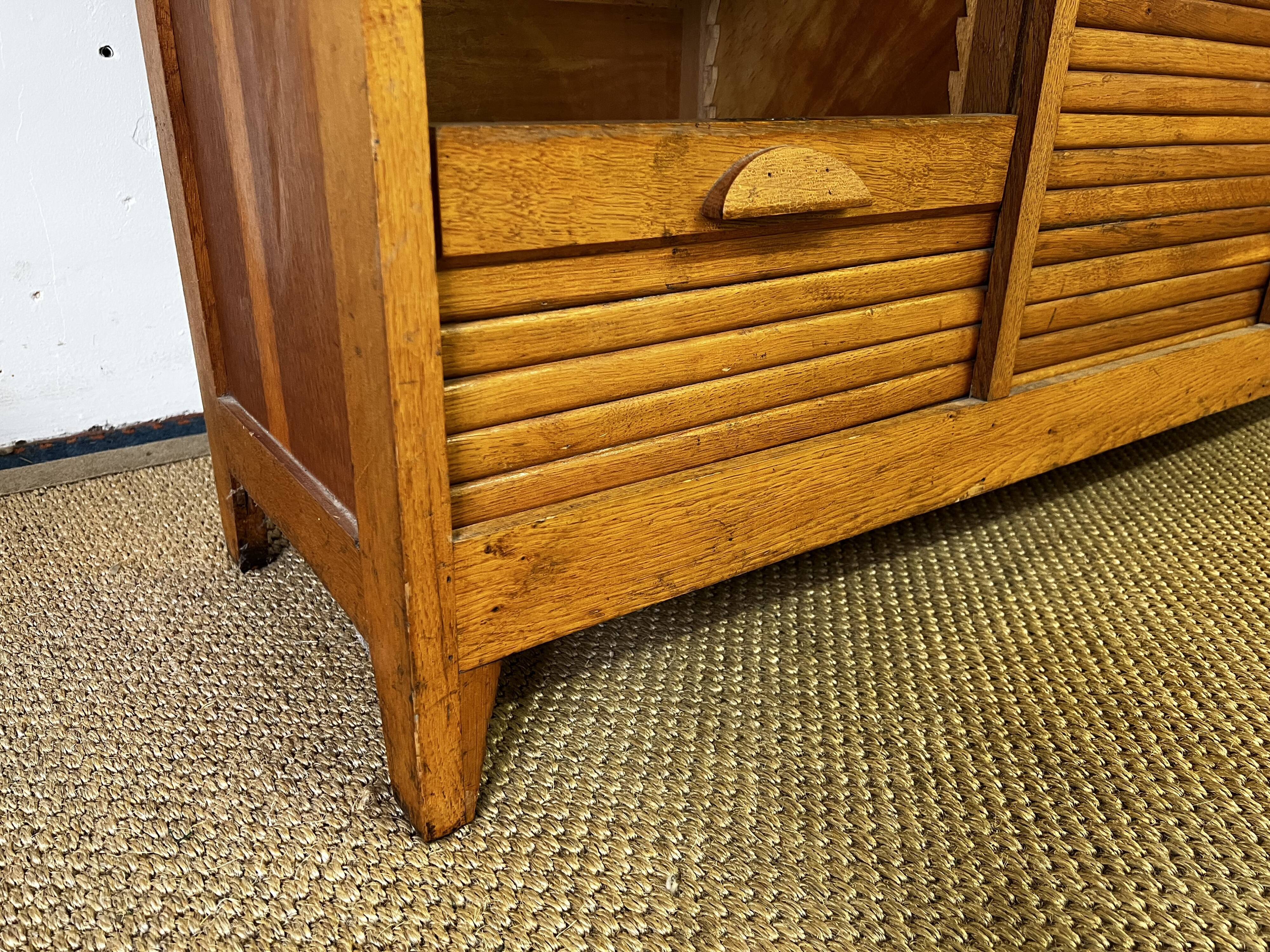 Curtain cabinet 3 columns