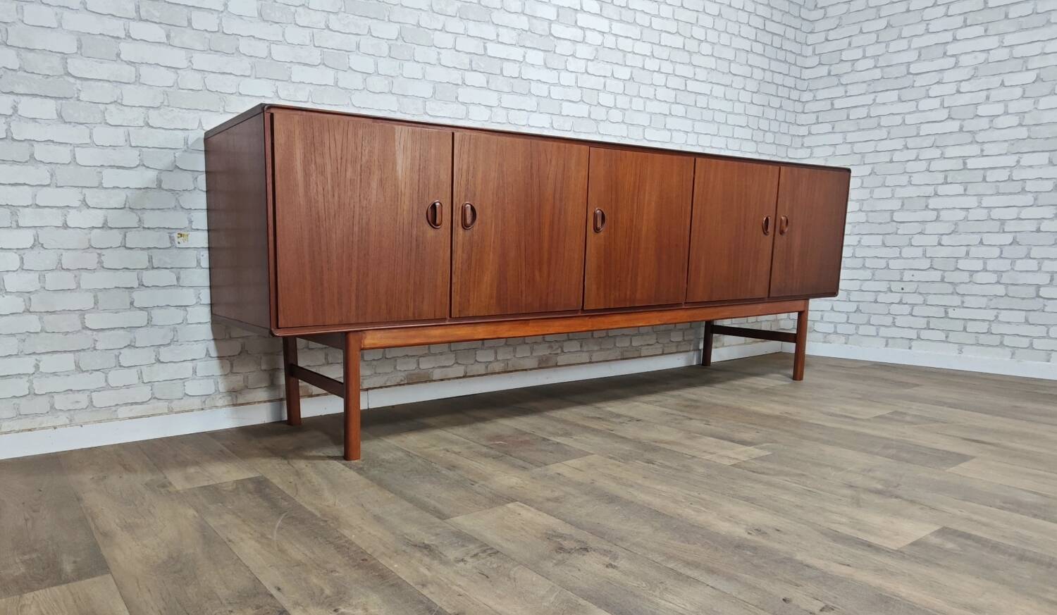 Vintage Scandinavian sideboard Fristho 1970
