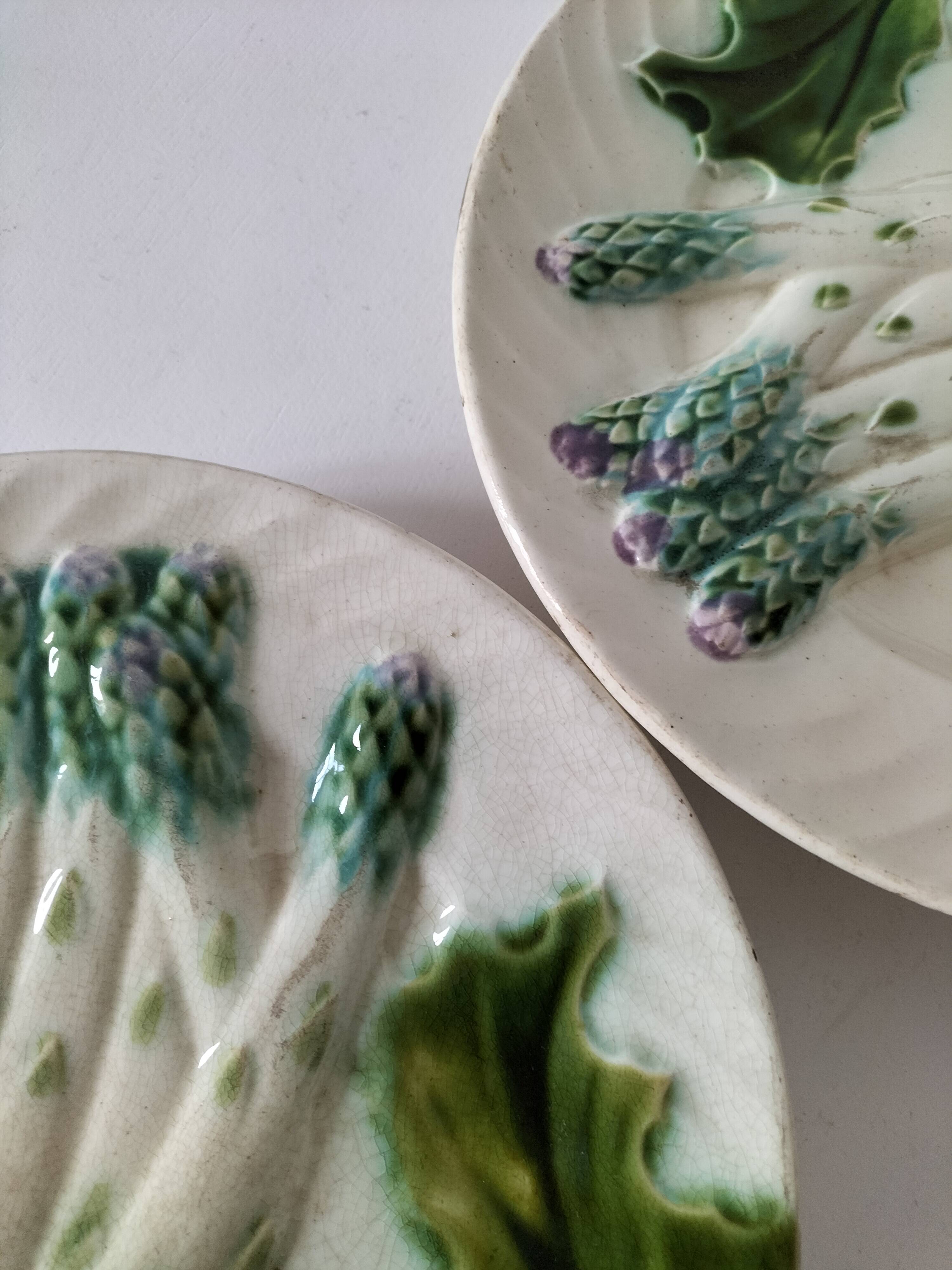 Assiettes barbotine Salins – décor asperges & artichaut