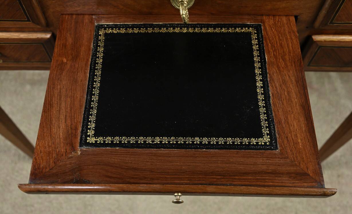 Coiffeuse en Marqueterie de Bois de Rose, style Louis XVI – 1ère partie XXe