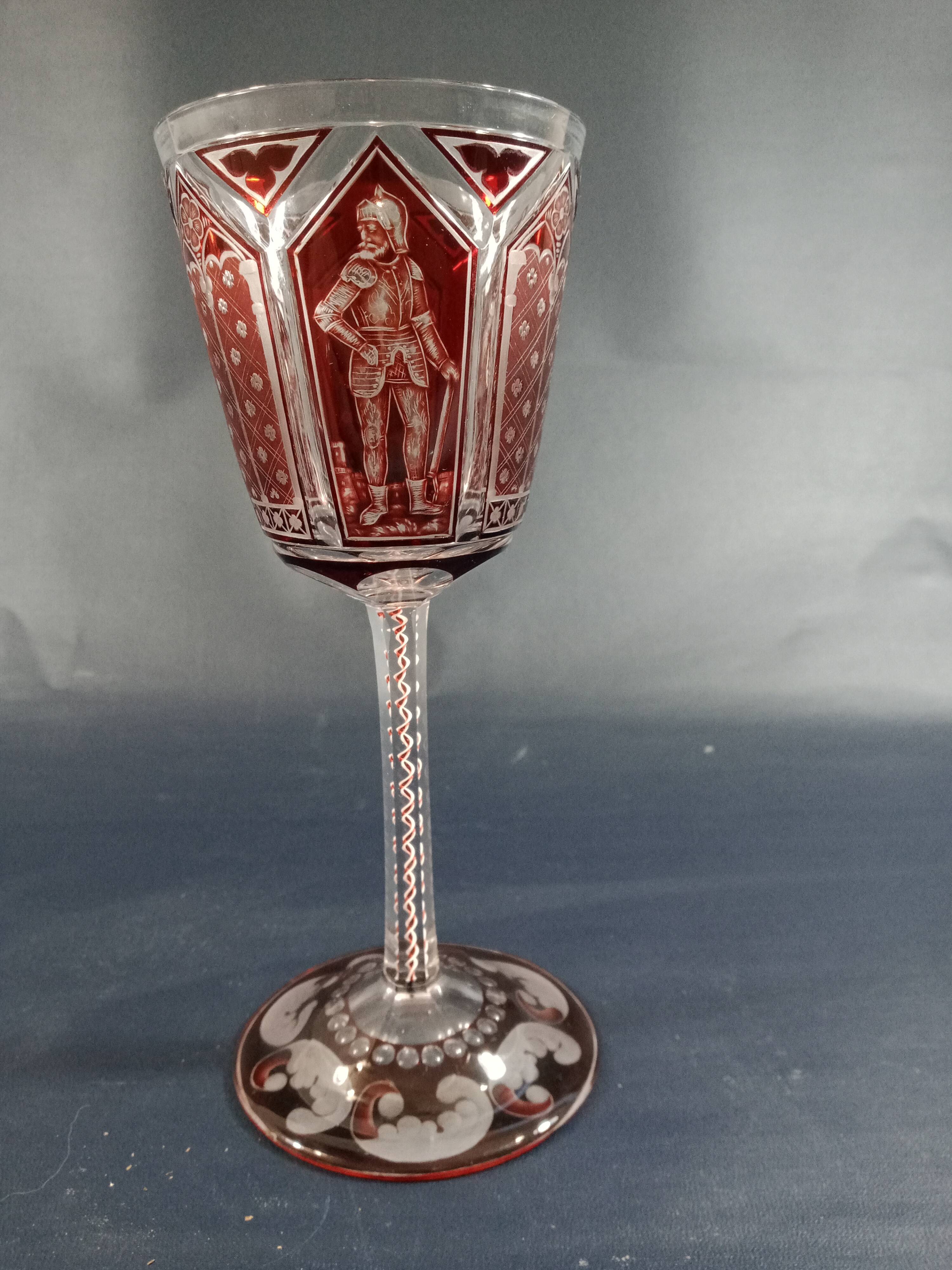 Double-layer crystal glass with knights engraved decoration