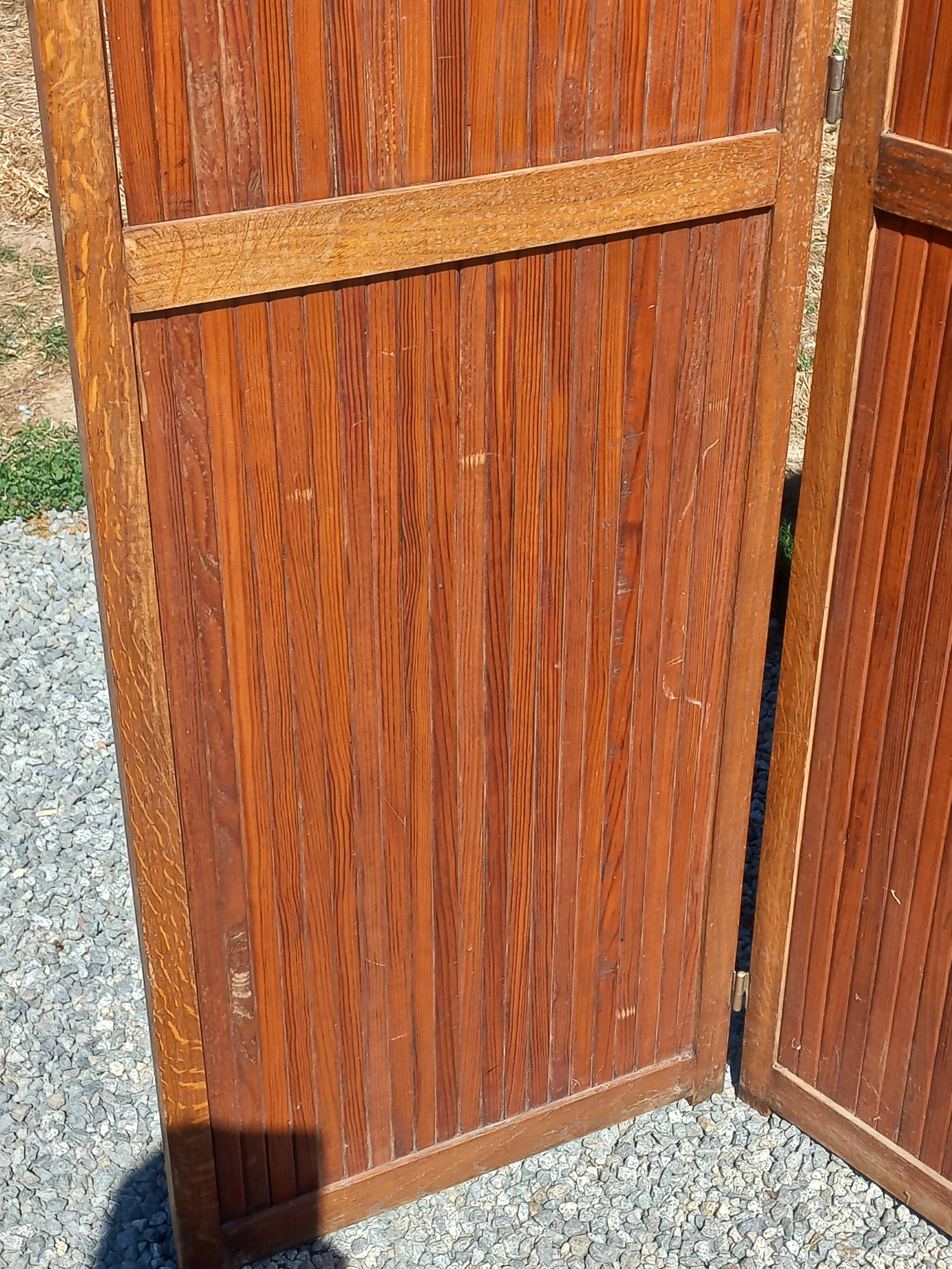 1930s bistro screen with slats