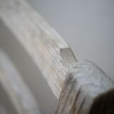 Ancienne chaise haute en bois pour enfant