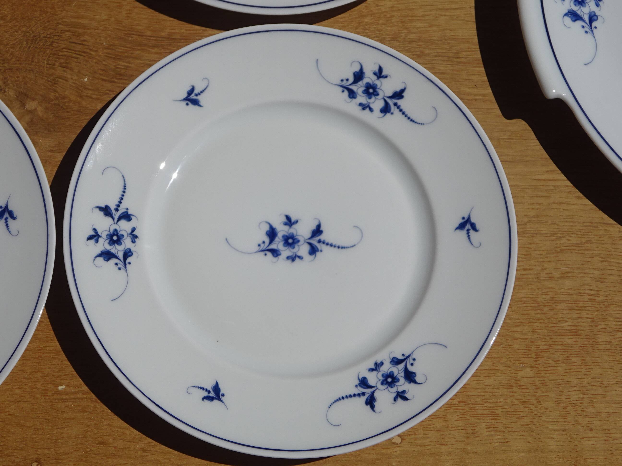 Dessert service, 13 pieces in Limoges porcelain, Bernardaud