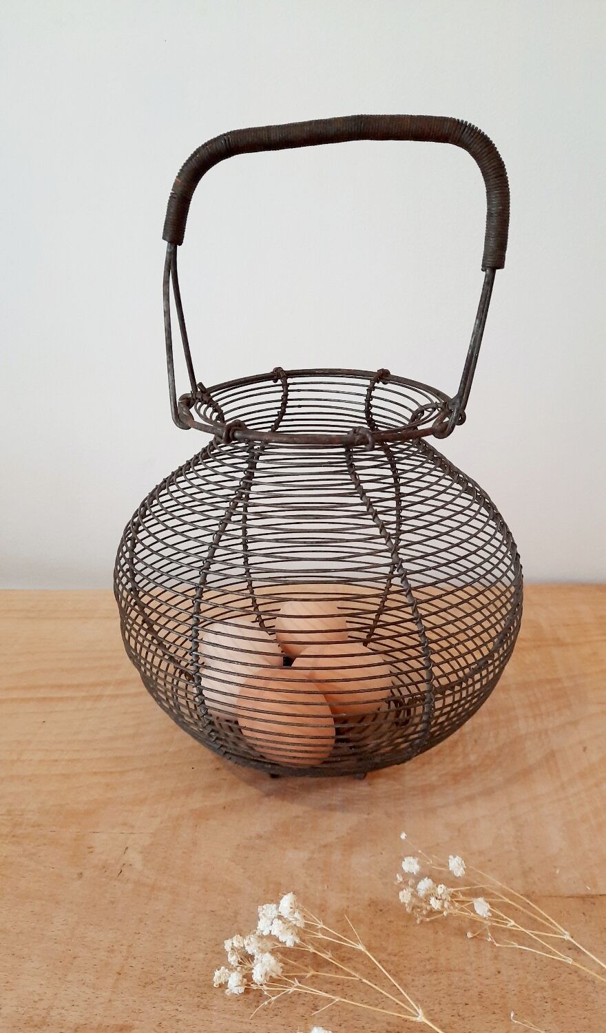 Metal salad basket