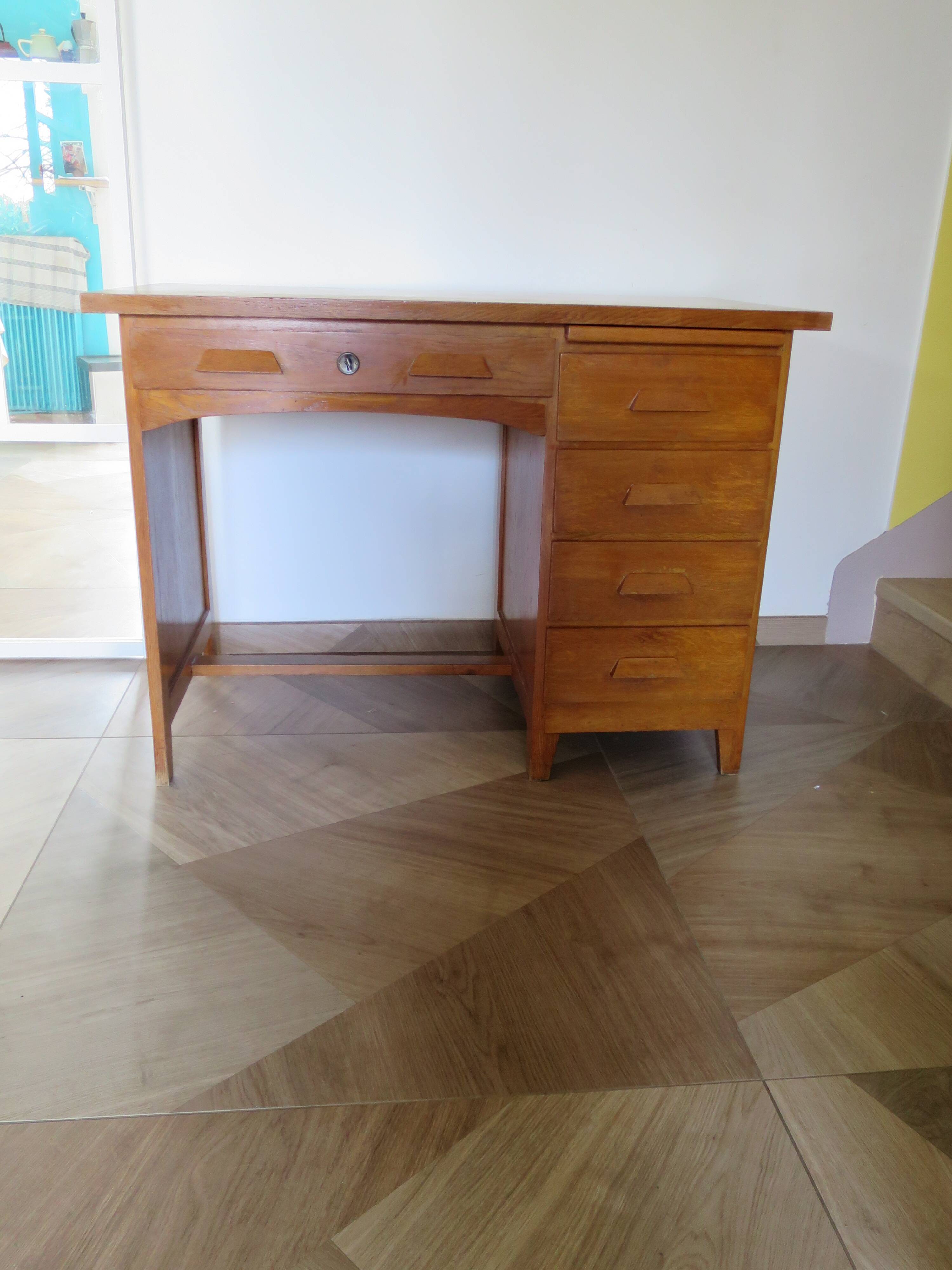 Vintage modernist desk - 5 drawers - shelf - 1950s - closure mechanism