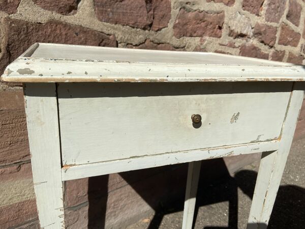 Table d'appoint en sapin vintage shabby chic