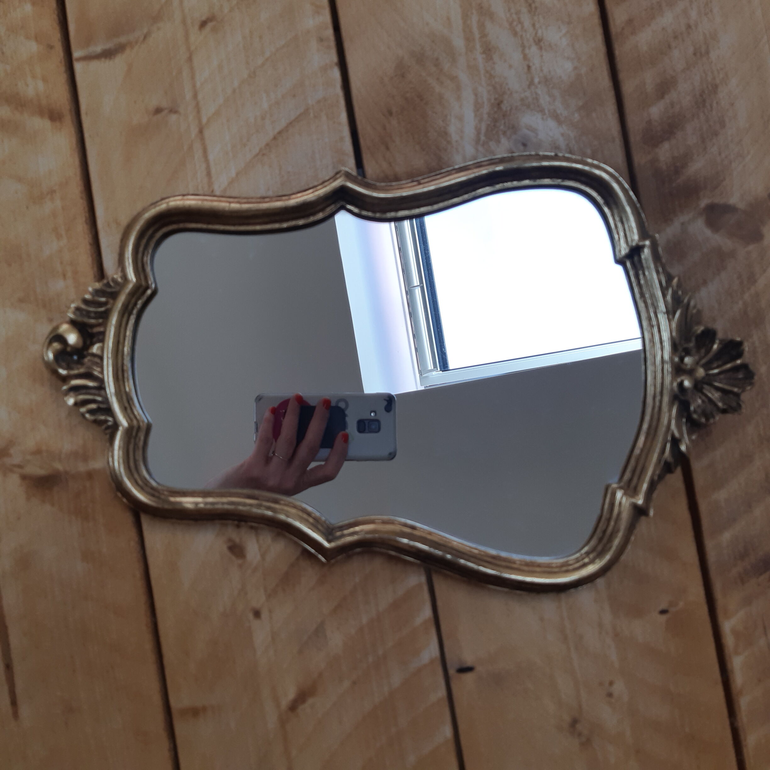 Golden mirror 29x37cm