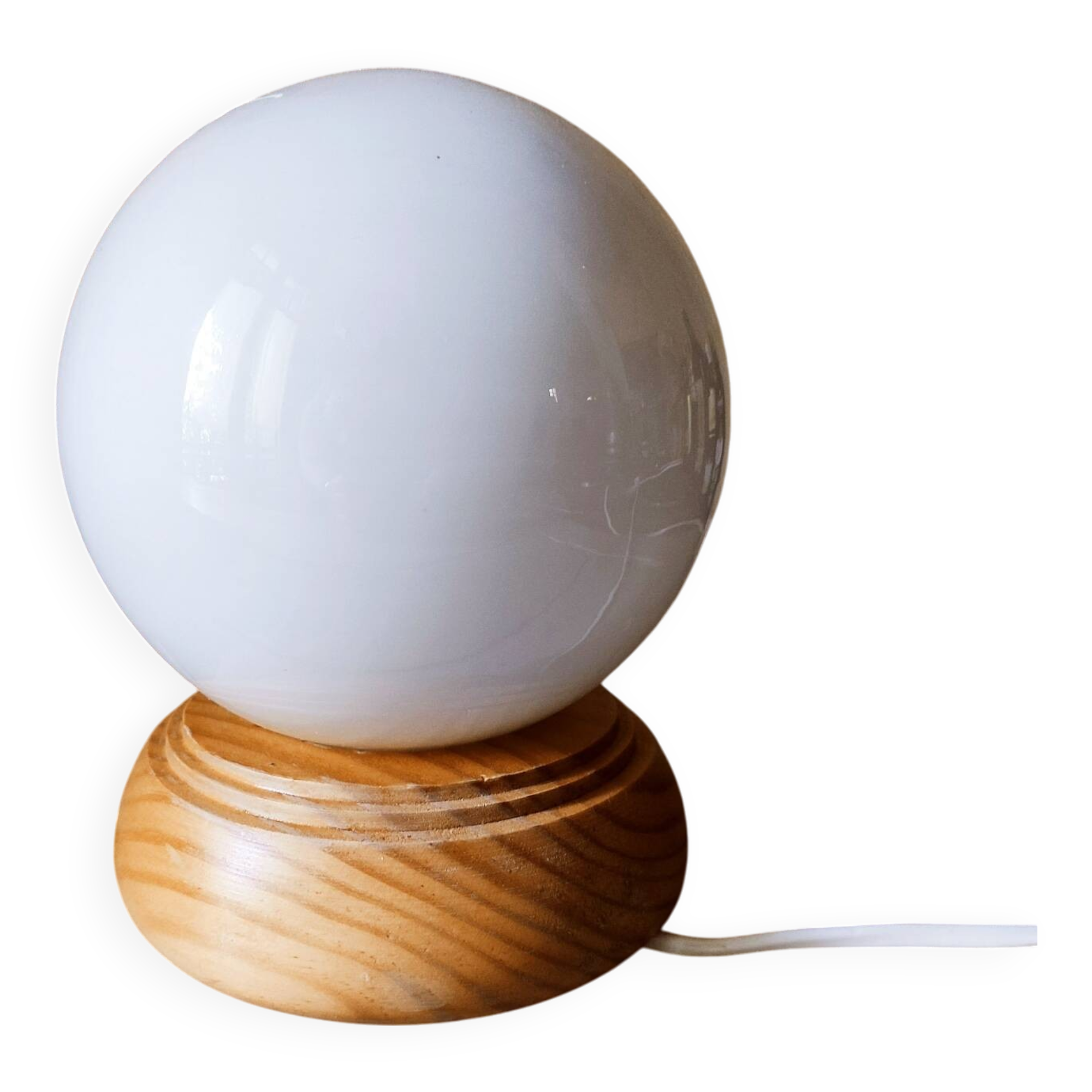 Lampe à poser en bois et opaline