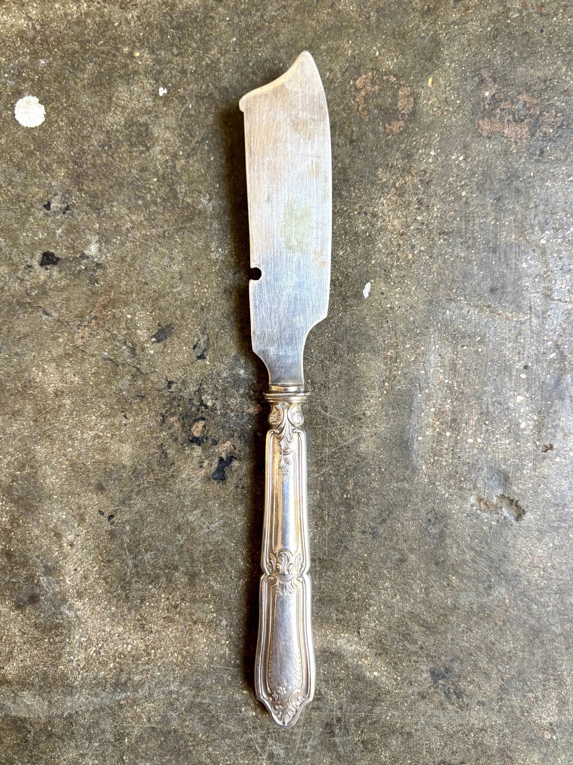 Couteau à mignardise, couvert de service en argent