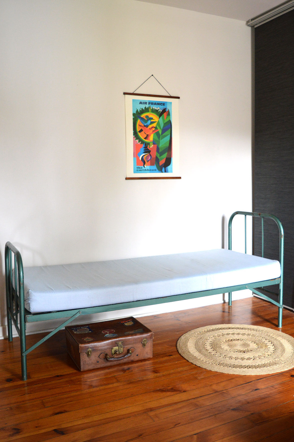 Foldable metal extra bed