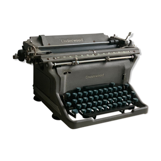 Underwood metal typewriter - 1940