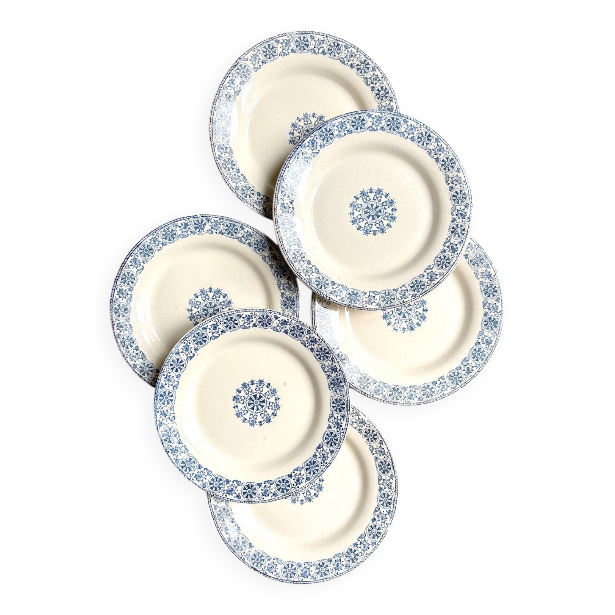 6 Gien flat ironware plates, "Arabesques" service, 1880-1930