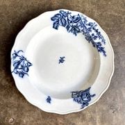 Plat rond et creux BWM & Co en terre de fer, service "Florentine"