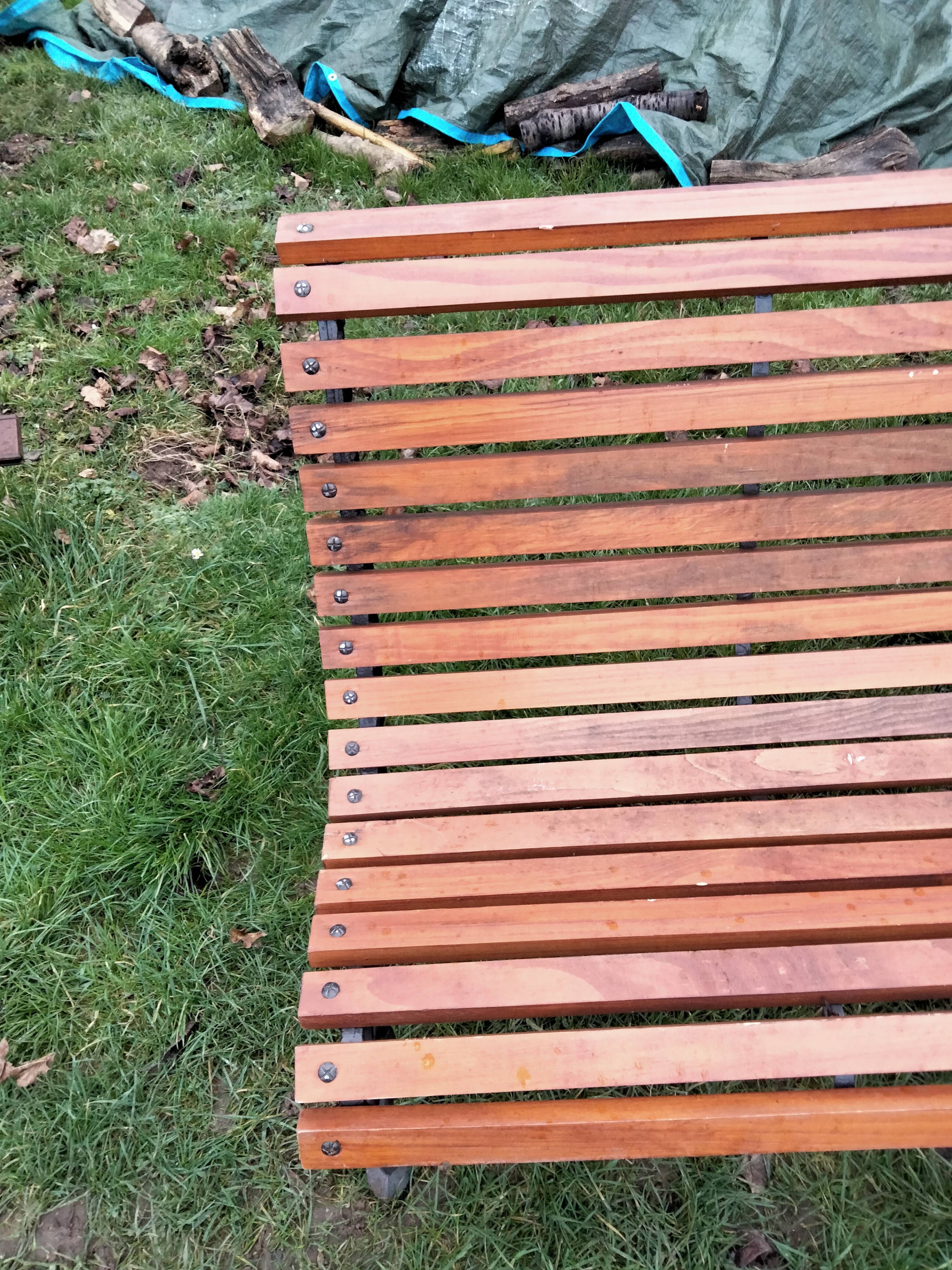 Old garden bench with vintage cast iron legs xxeme