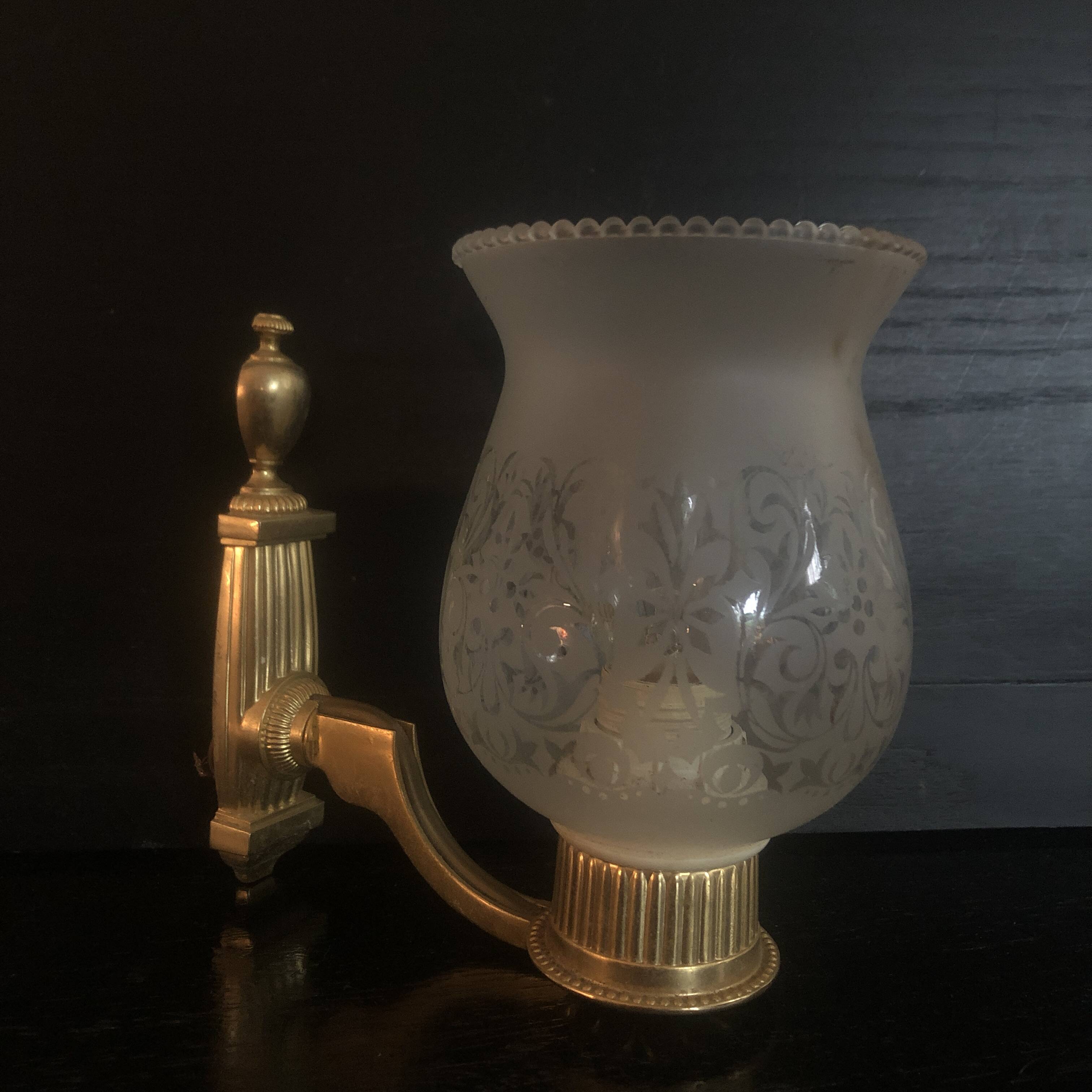 Pairs of Art Deco appliqués