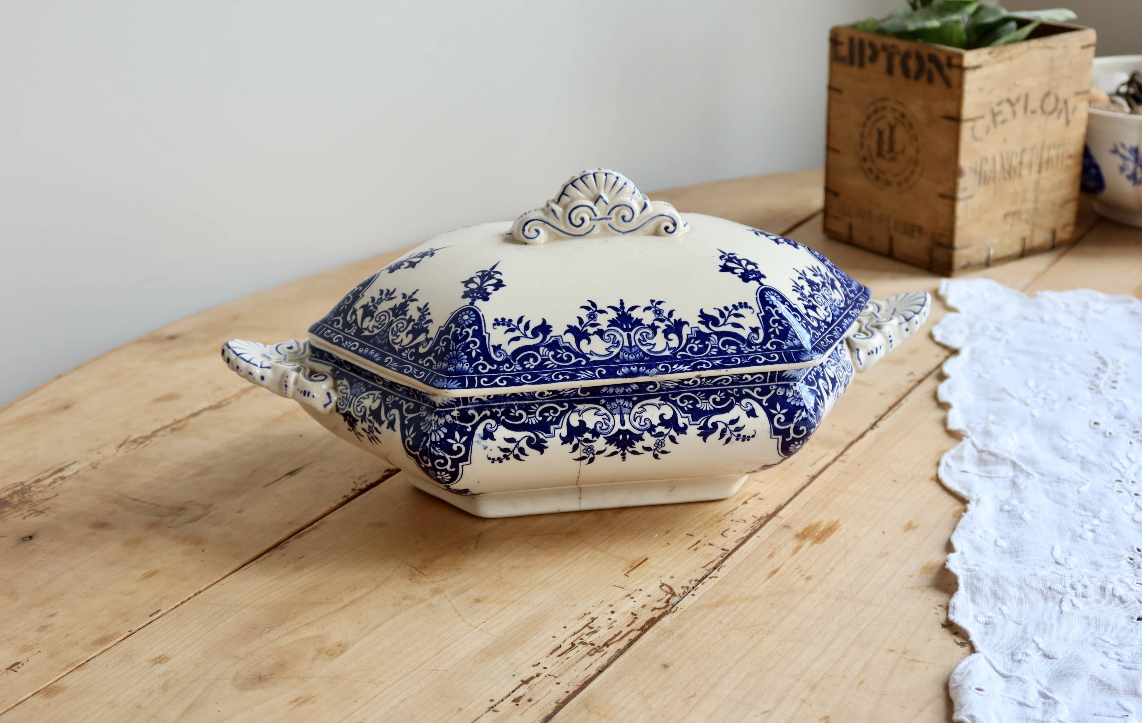 Soupière ancienne terre de fer Longchamp modèle Rouen XIXe siècle