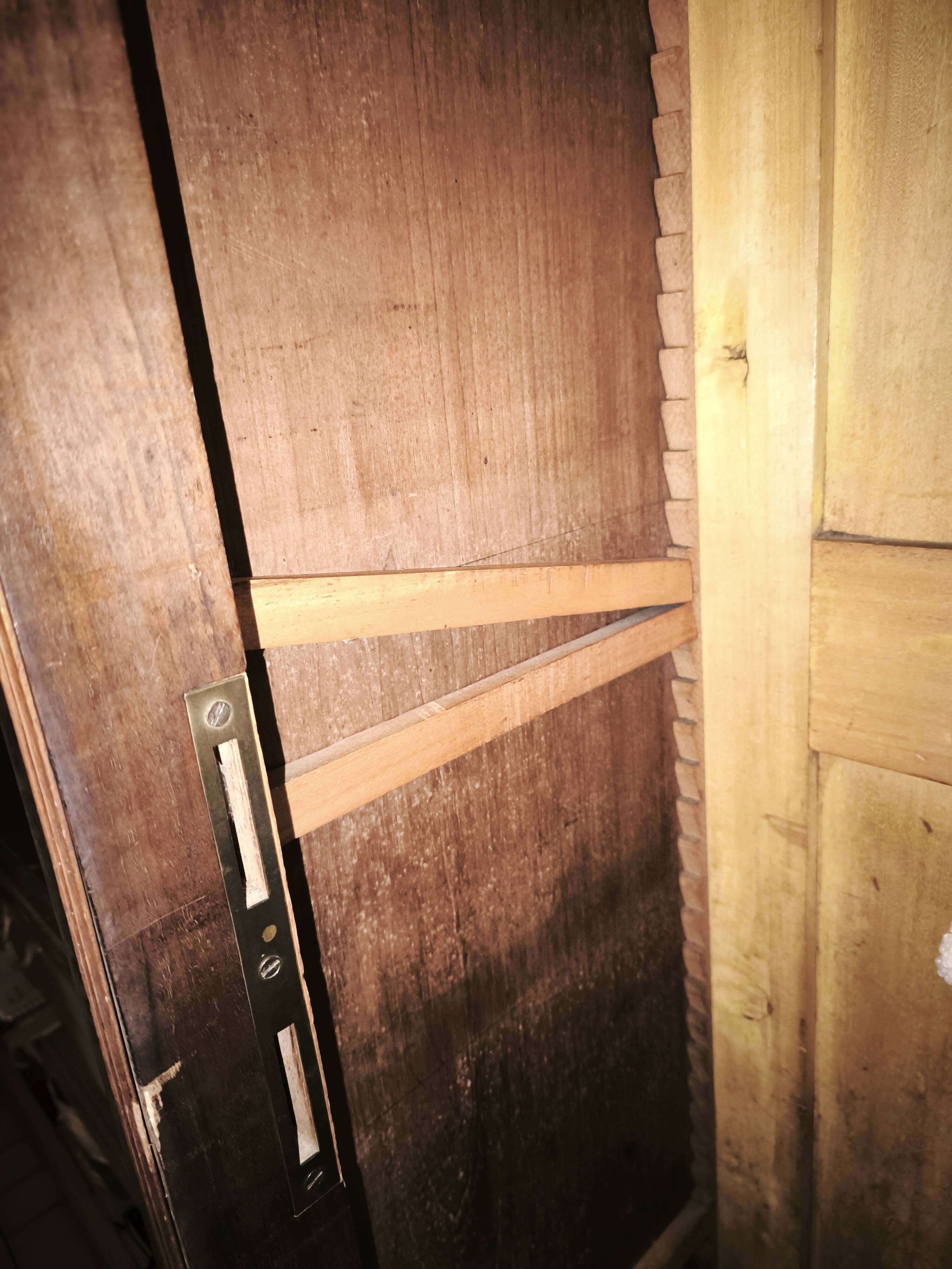 Bonnetière avec miroir