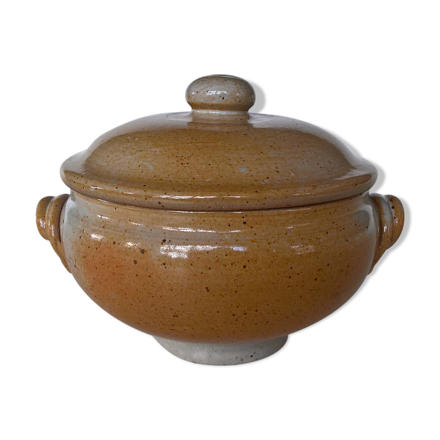 Covered bowl in Marais sandstone