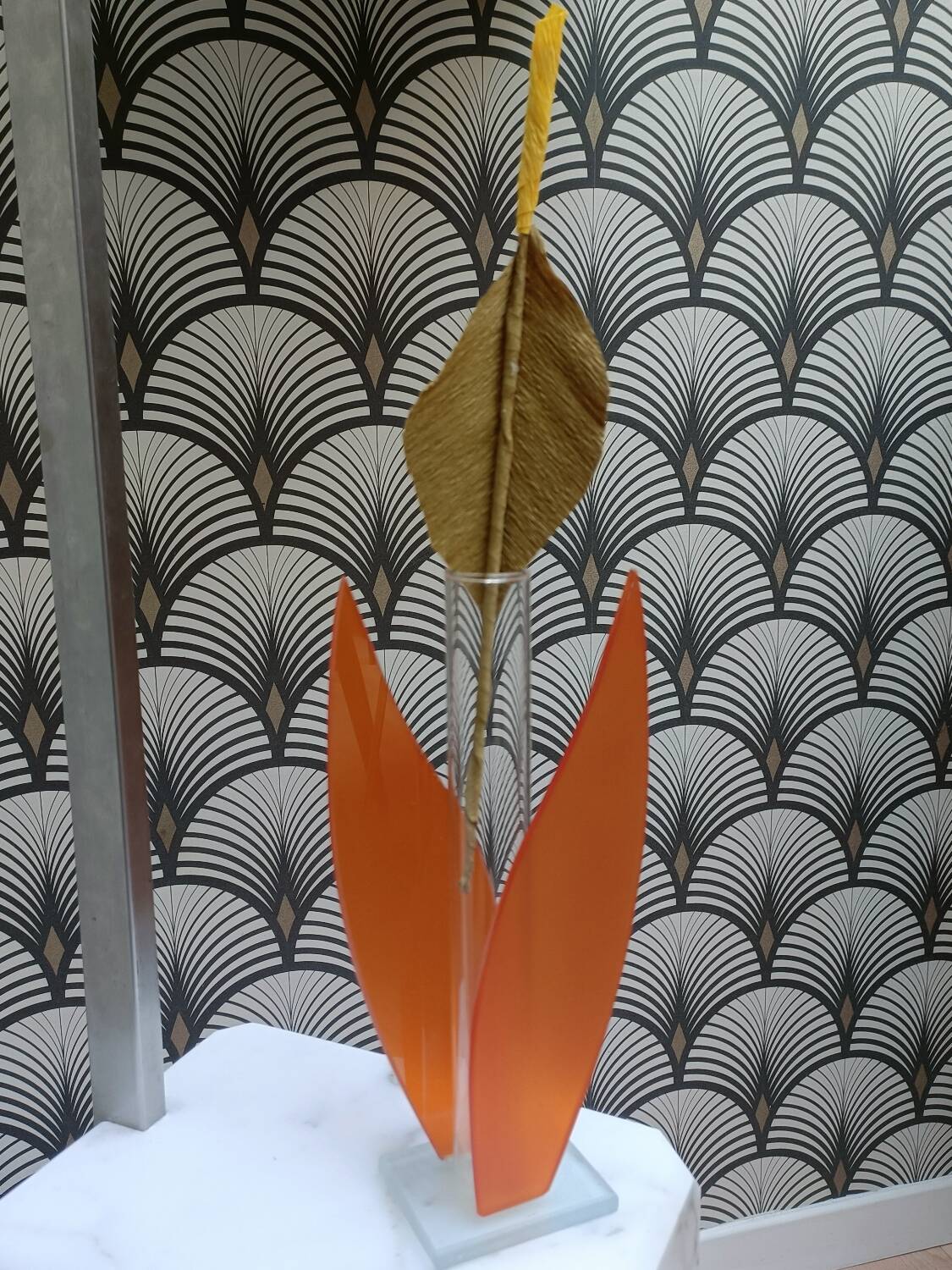 Vintage orange soliflore