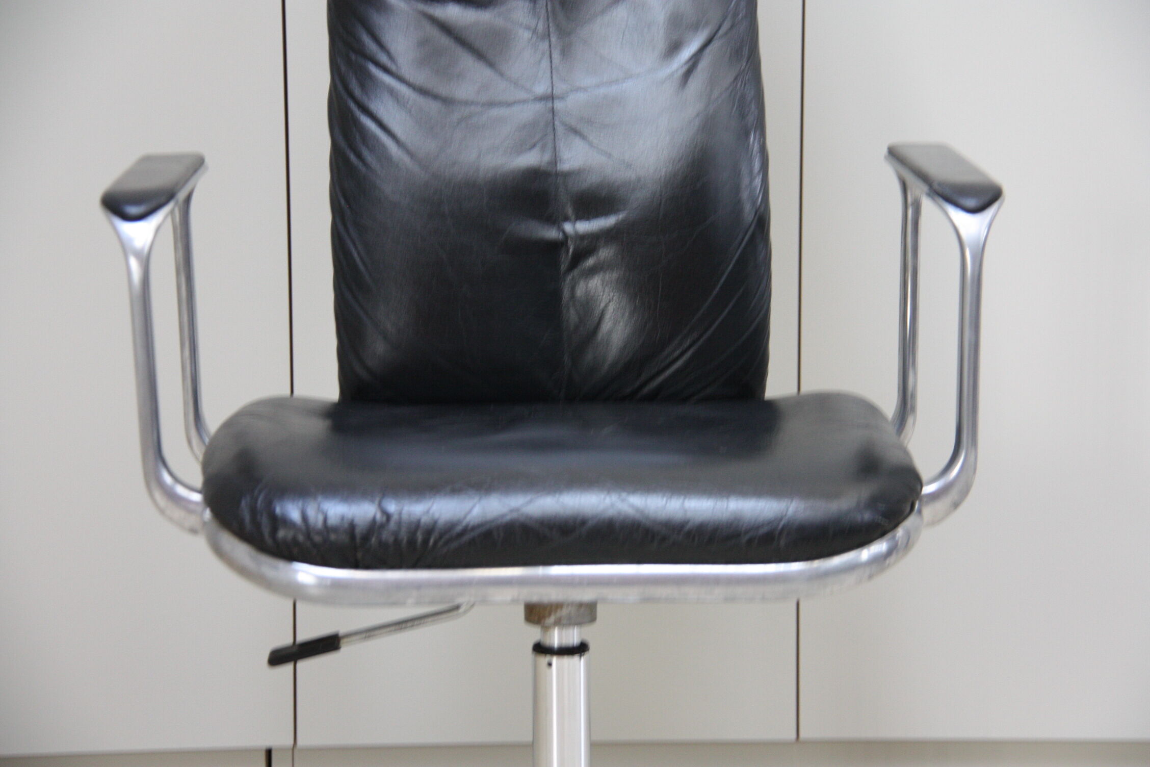 Swivel office chair in black leather - Frederick Scott for Hill - UK - 1970's