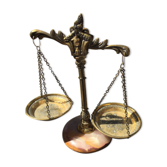 Decorative onyx scale - Justice