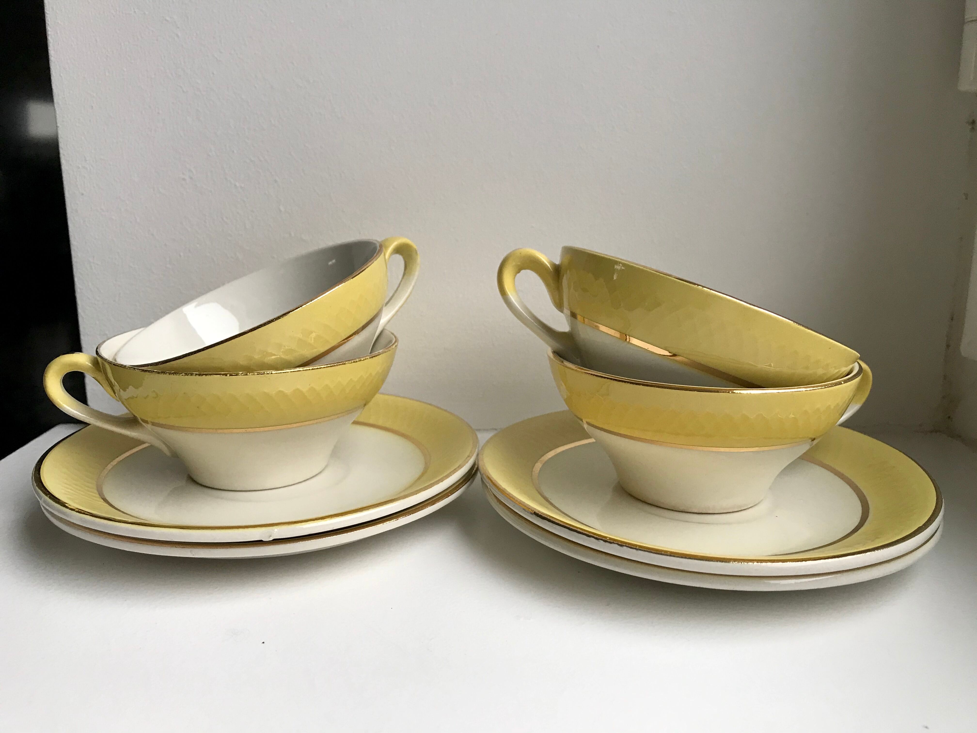 Lot de 4 tasses et sous-tasses jaune canari moulin des loups années 50