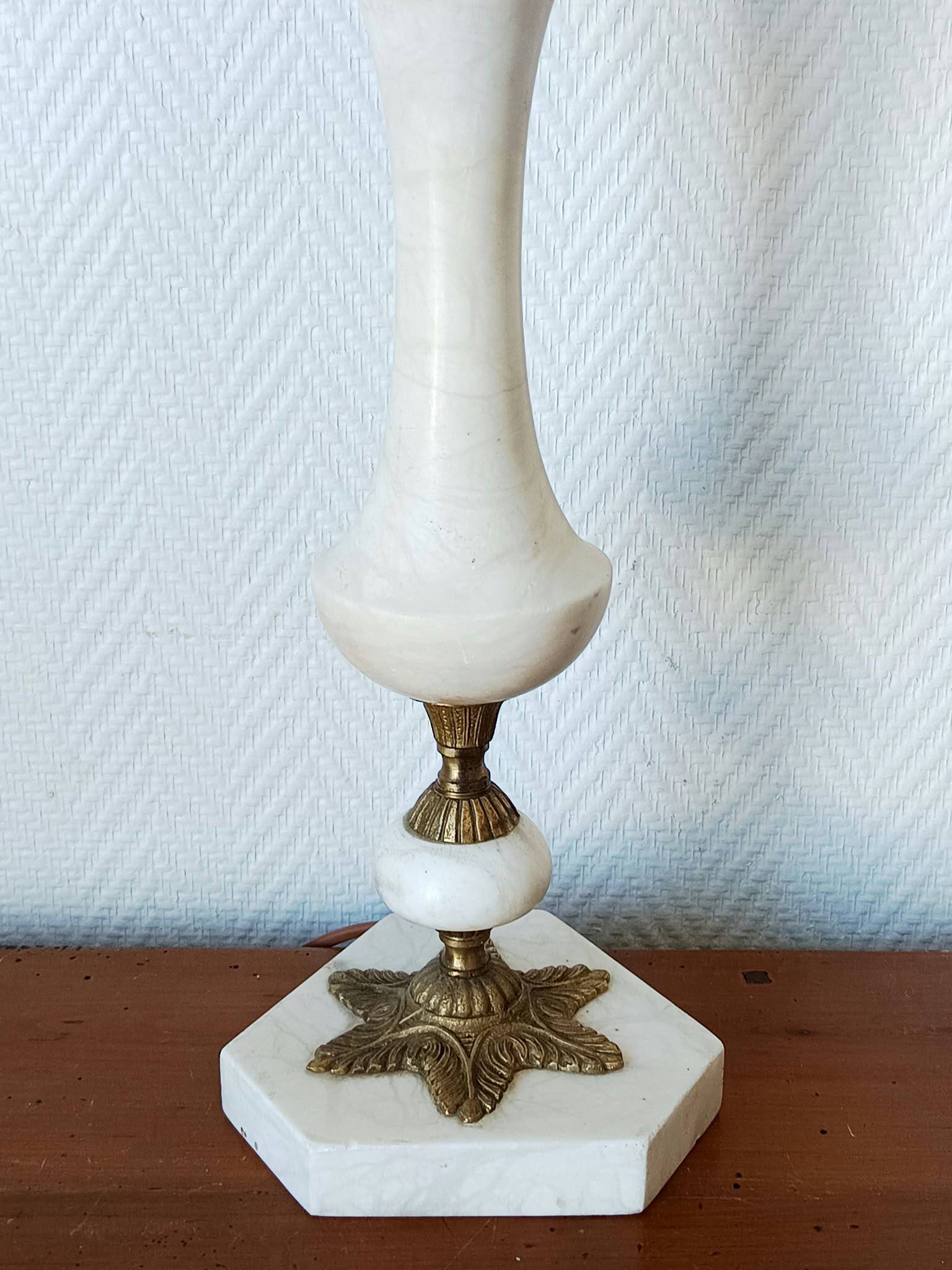 Alabaster lamp with gilding and seashells