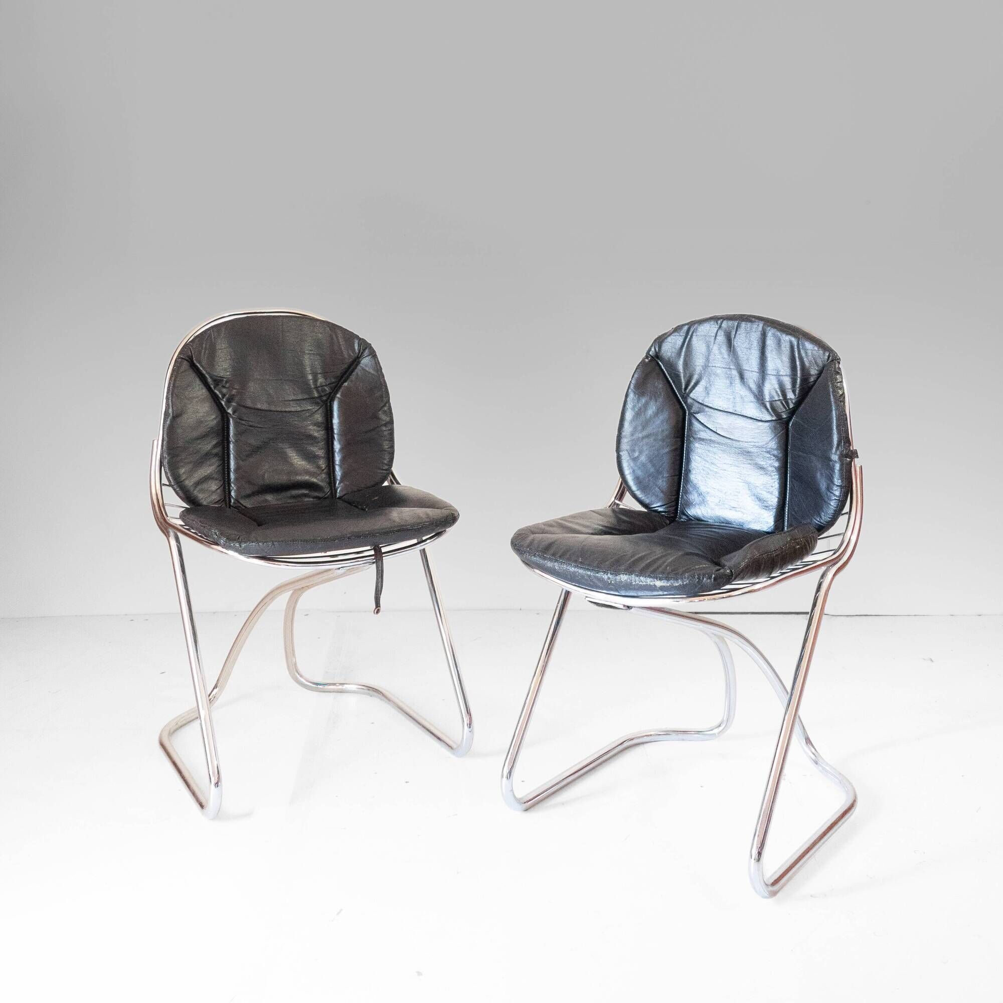 Pair of "Flynn" cantilever dining chairs by Gastone Rinaldi for RIMA, 1970s