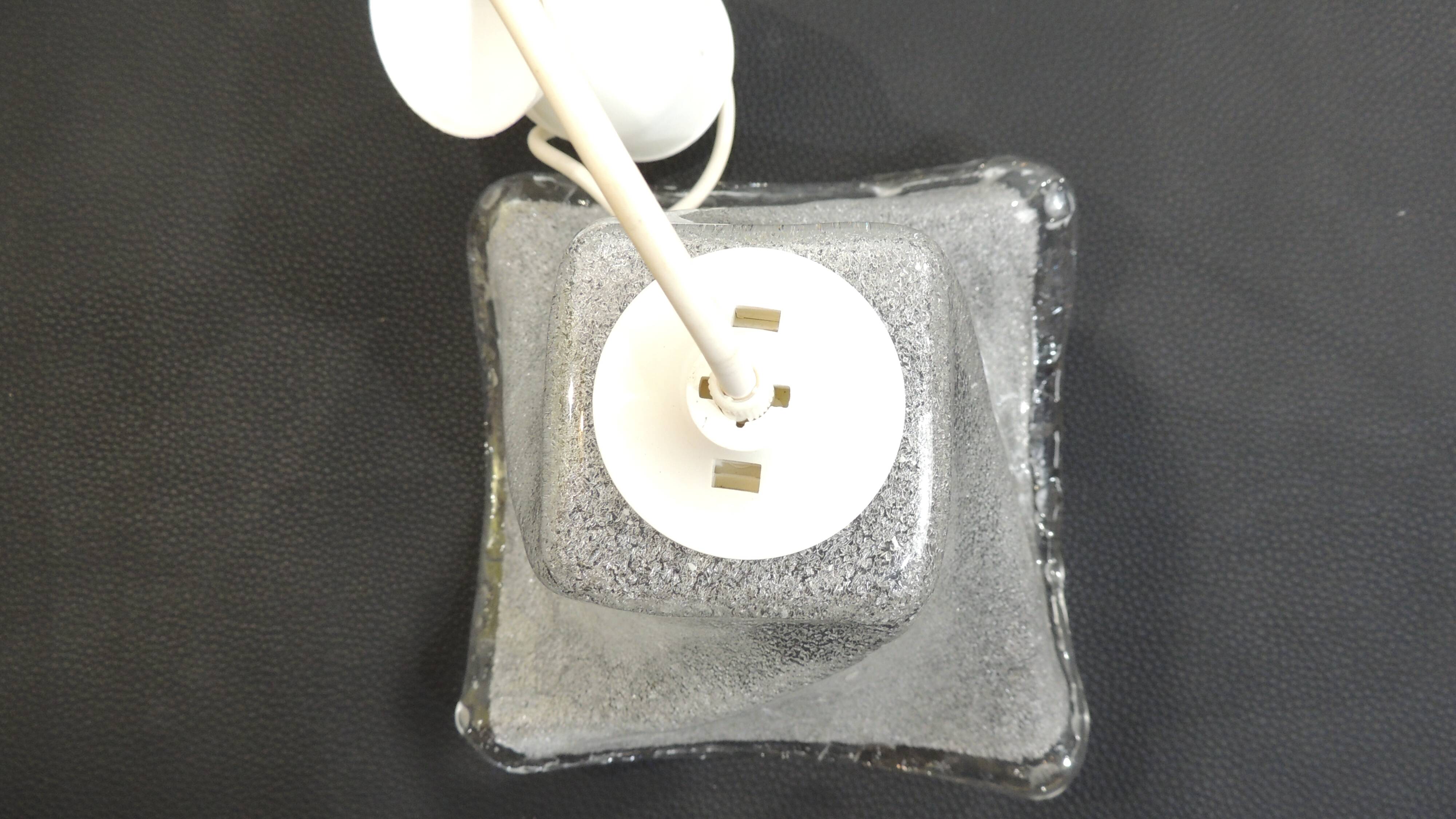 Suspension vintage en verre givré style fleur – Lampe plafonnier des années