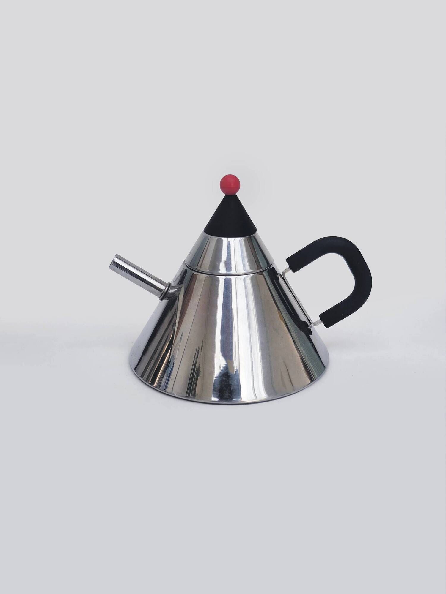 Memphis conical teapot